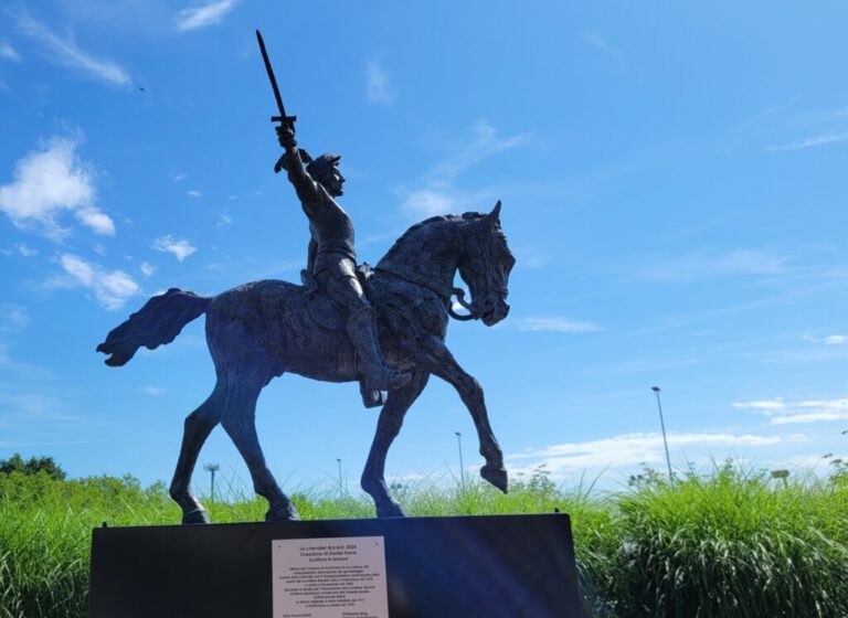 Statue Bayard Rovasenda